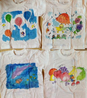 Tシャツにも描きます。